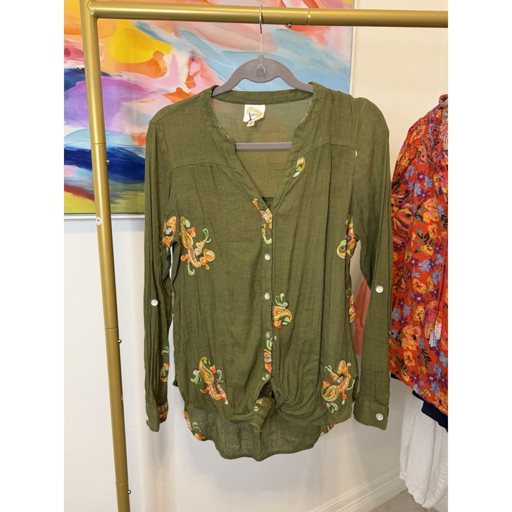 Fig & Flower Women's Top Olive Green, Floral Embroidery, Medium